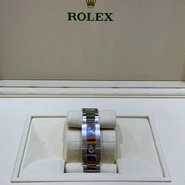 Rolex Daytona Ice Blue Diamond Dial Platinum 116506 - 2021 Pre-owned - Bracelet