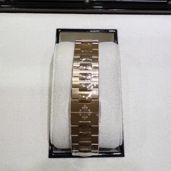 Patek Philippe Nautilus Travel Time Chronograph 5990-1R - Like New 2023 - Bracelet