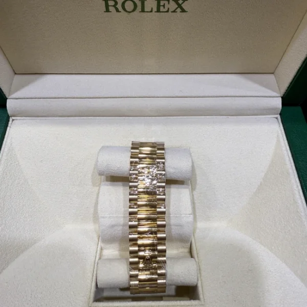 Rolex Day-Date 40 Yellow Gold Champagne Roman 228238 - Bracelet