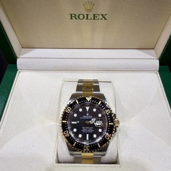 Rolex Sea-Dweller Yellow Gold Oystersteel Black 126603 - Front side