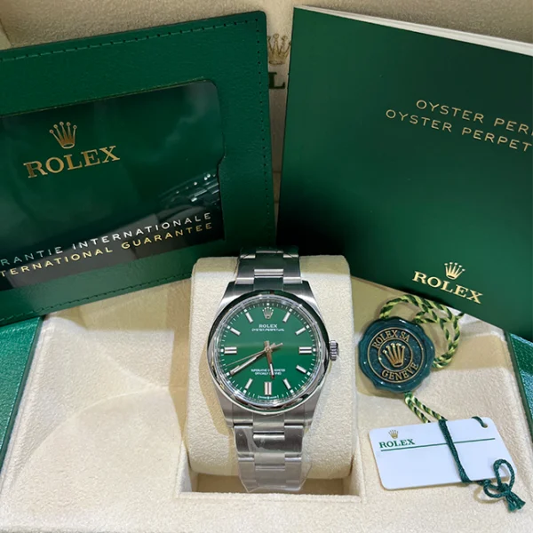 Rolex Oyster Perpetual 36 Green Dial Oystersteel 126000 - Full set