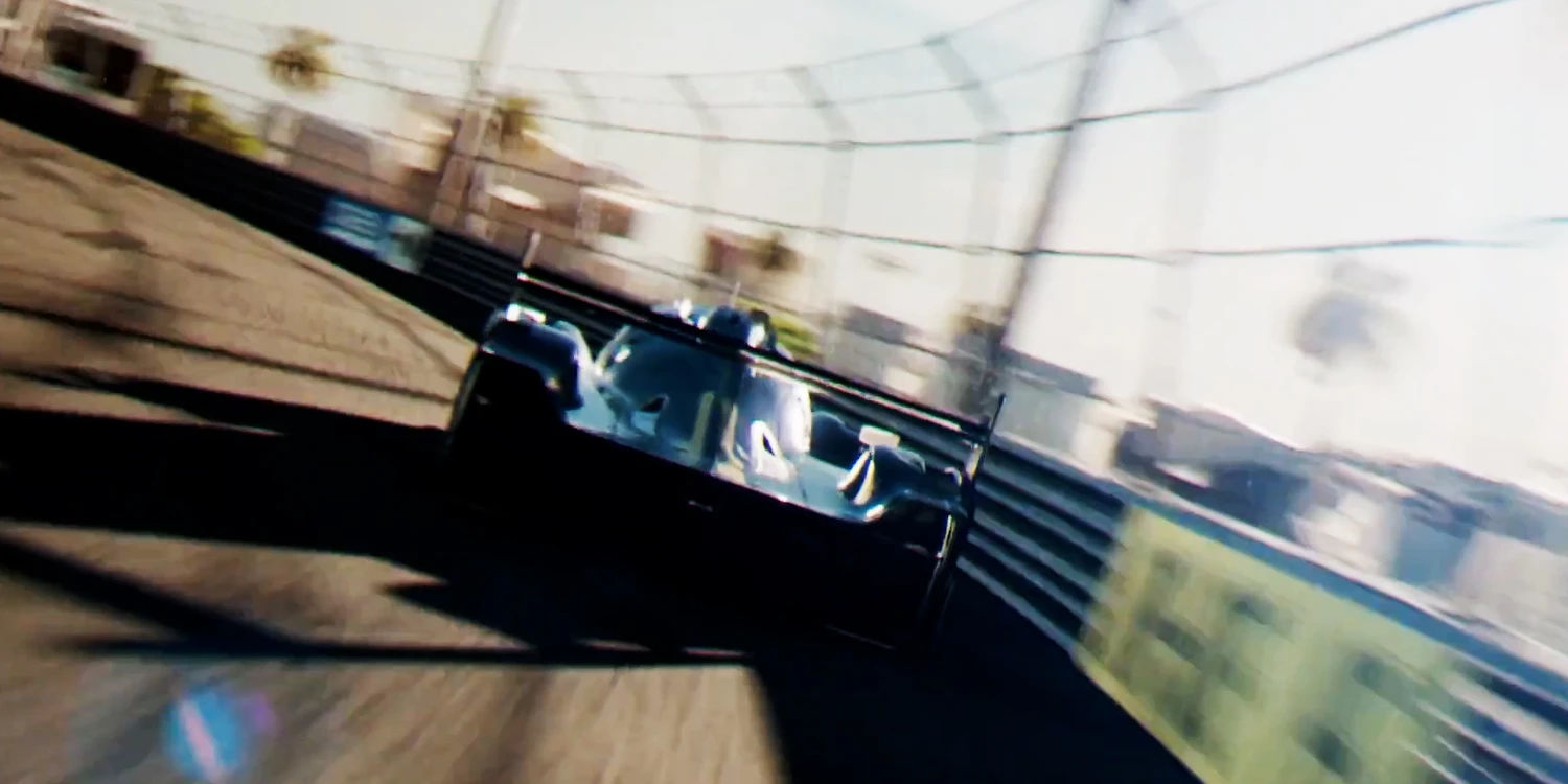 a racing car in Daytona International Speedway