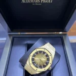 Audemars Piguet Royal Oak Frosted Gold Sunburst Dial 37 Yellow Gold 15550BA - Top view