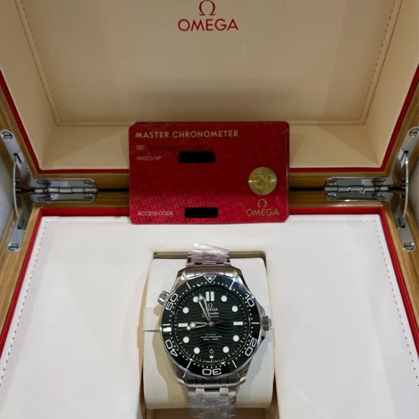 Omega Seamaster Diver 300M Green Dial 42 Steel 210.30.42.20.10.001 Full set