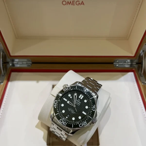 Omega Seamaster Diver 300M Green Dial 42 Steel 210.30.42.20.10.001 Top view