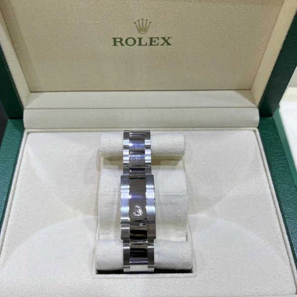 Rolex Datejust 41 Blue Roman Dial Fluted Bezel Oysteelsteel & White Gold Oyster 126334 - Bracelet