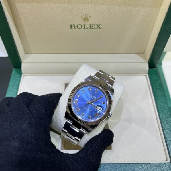 Rolex Datejust 41 Blue Roman Dial Fluted Bezel Oysteelsteel & White Gold Oyster 126334 - Watch on hand