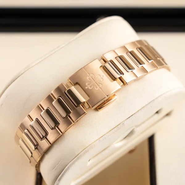 Bracelet - Patek Philippe Nautilus 7118 1R Rose Gold Champagne Lady