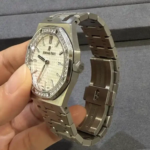Audemars Piguet Royal Oak Quartz Silver Dial Diamond Bezel 67651ST.ZZ.1261ST.01 - Pre-Owned - Crown side