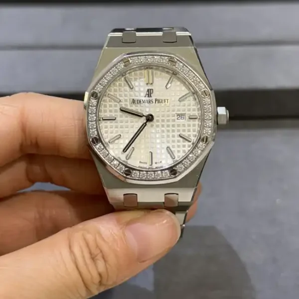 Audemars Piguet Royal Oak Quartz Silver Dial Diamond Bezel 67651ST.ZZ.1261ST.01 - Pre-Owned - Front